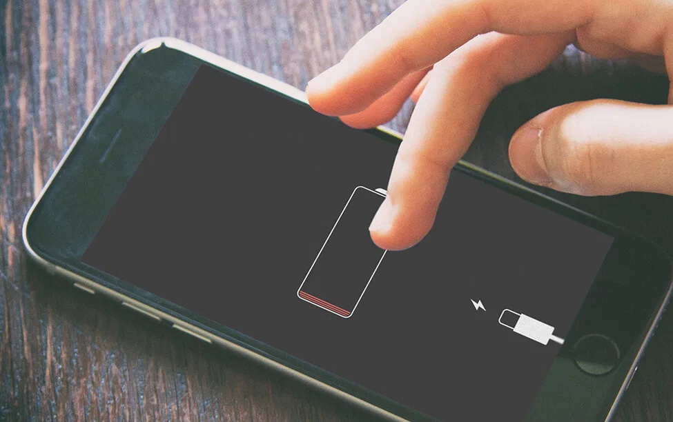 Letting-Your-iPhone-Battery-To-Drain-Completely